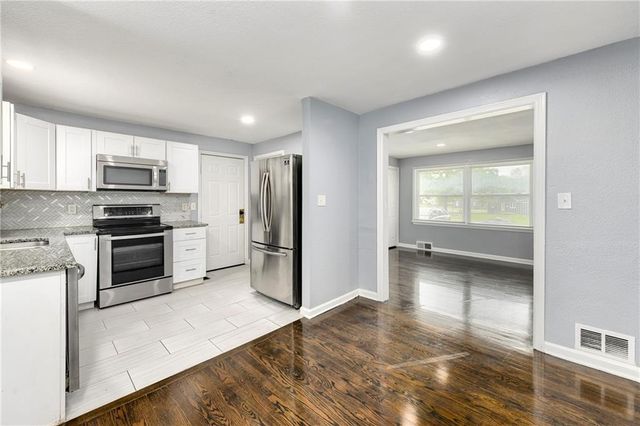 9805 E Gregory Street, Raytown, MO 64138