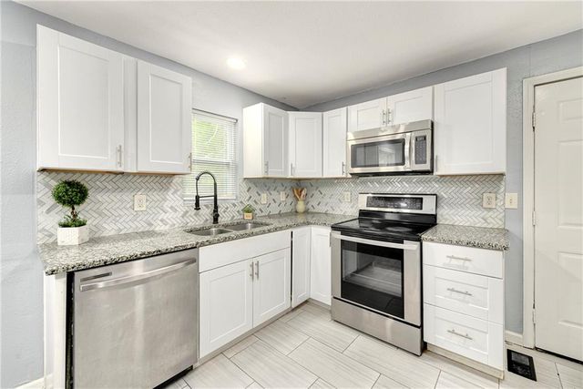 9805 E Gregory Street, Raytown, MO 64138