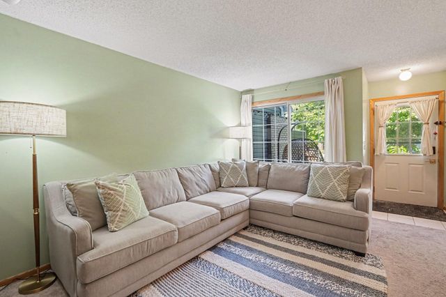 1845 Donegal Drive 5, Woodbury, MN 55125