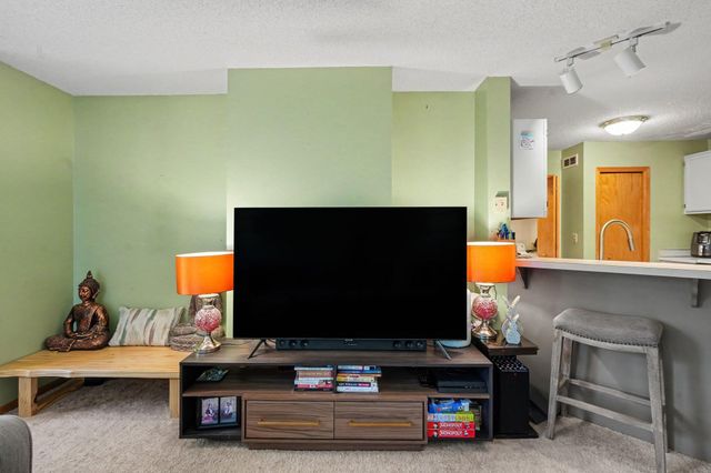 1845 Donegal Drive 5, Woodbury, MN 55125