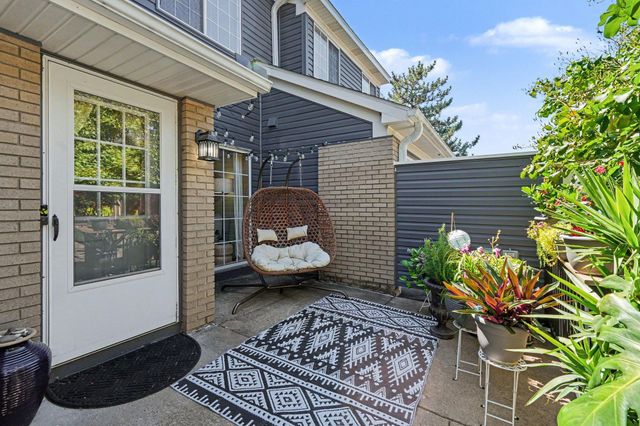 1845 Donegal Drive 5, Woodbury, MN 55125