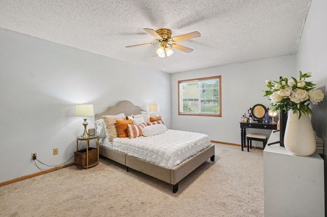 1845 Donegal Drive 5, Woodbury, MN 55125