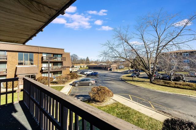 1620 Richmond Circle 208, Joliet, IL 60435