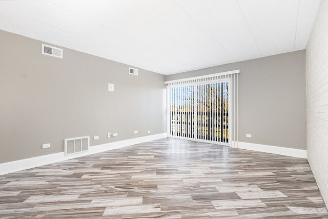 1620 Richmond Circle 208, Joliet, IL 60435