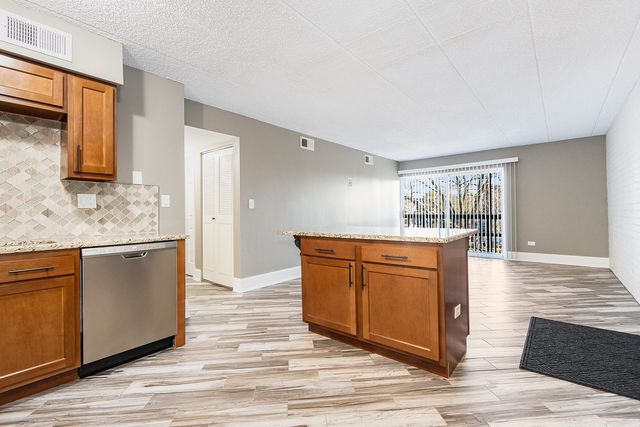 1620 Richmond Circle 208, Joliet, IL 60435