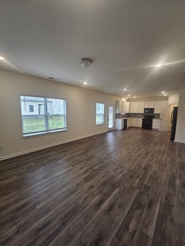 3712 Capstone Dr, Murfreesboro, TN 37128