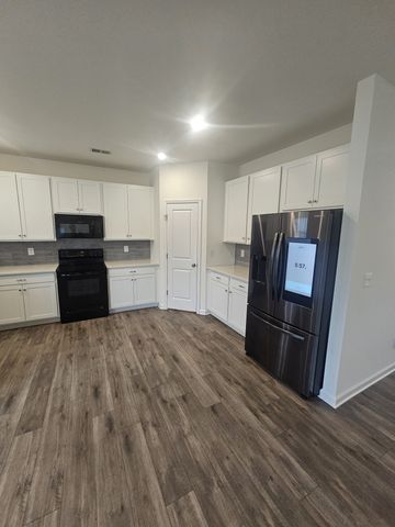 3712 Capstone Dr, Murfreesboro, TN 37128