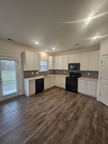 3712 Capstone Dr, Murfreesboro, TN 37128