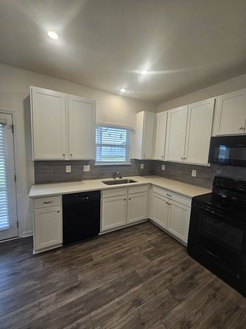 3712 Capstone Dr, Murfreesboro, TN 37128