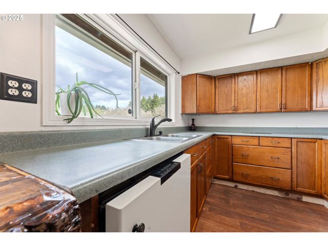 22816 S BONNEY Rd, Colton, OR 97017