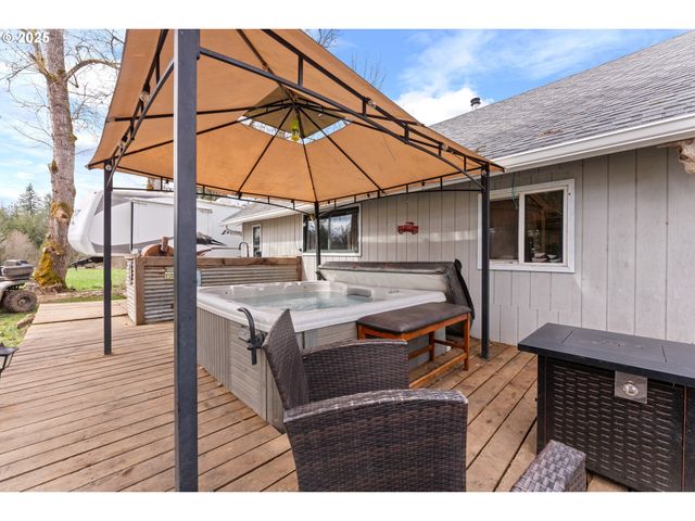 22816 S BONNEY Rd, Colton, OR 97017