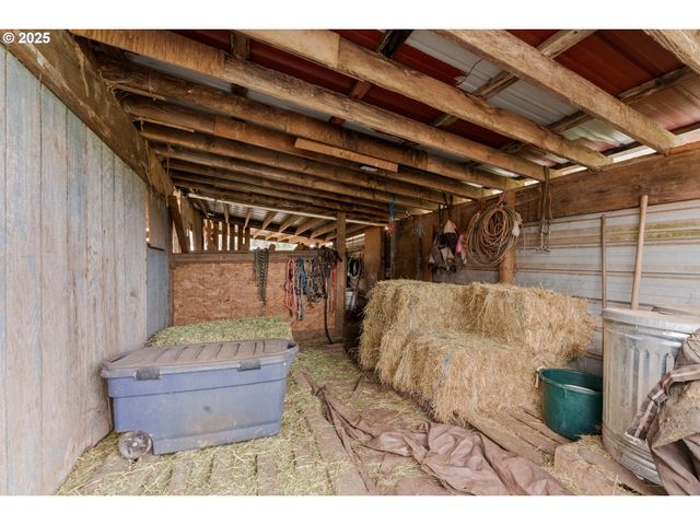 22816 S BONNEY Rd, Colton, OR 97017