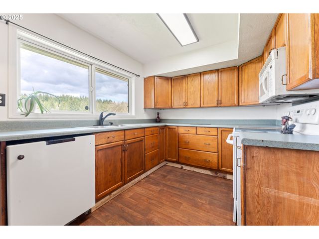 22816 S BONNEY Rd, Colton, OR 97017