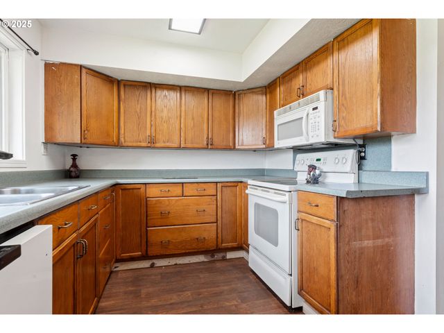 22816 S BONNEY Rd, Colton, OR 97017