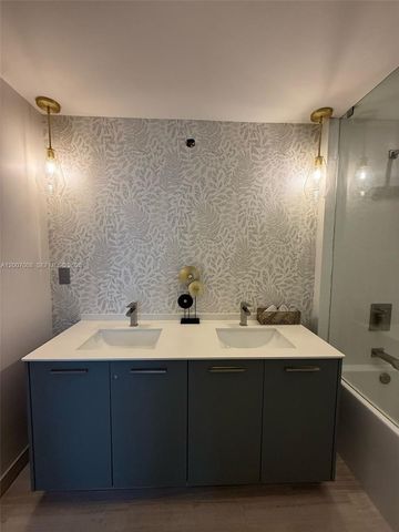 1300 Brickell Bay Dr 604, Miami, FL 33131