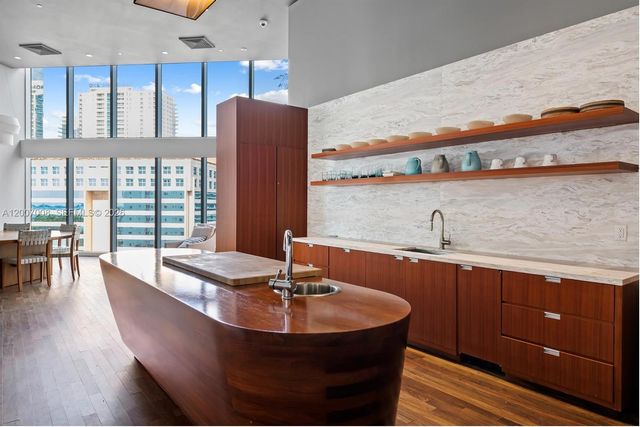 1300 Brickell Bay Dr 604, Miami, FL 33131