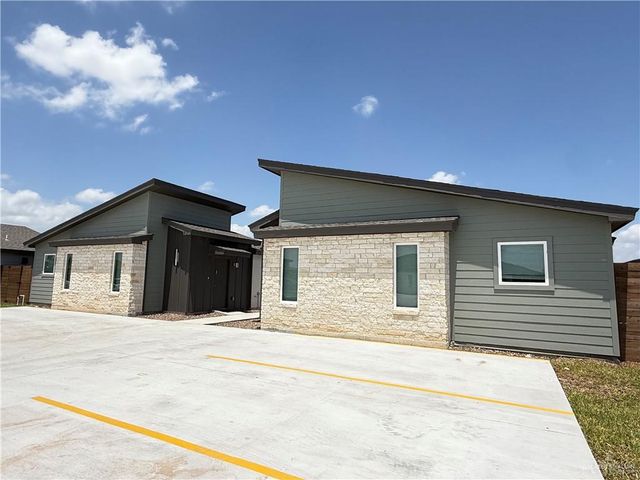 700 Onyx Drive B, Weslaco, TX 78596
