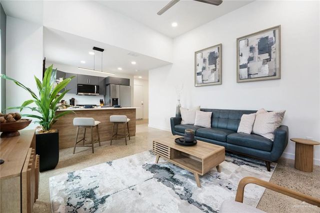 700 Onyx Drive B, Weslaco, TX 78596