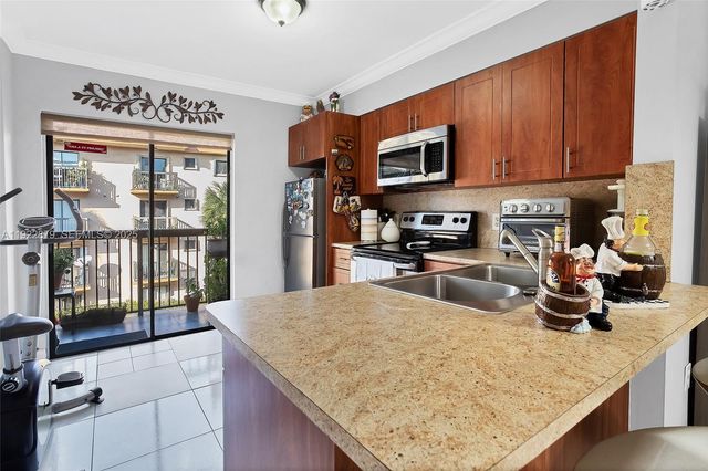 5490 W 21st Ct 309, Hialeah, FL 33016