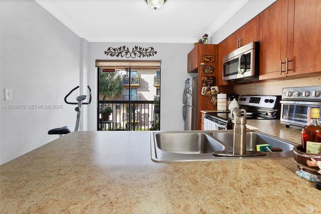 5490 W 21st Ct 309, Hialeah, FL 33016