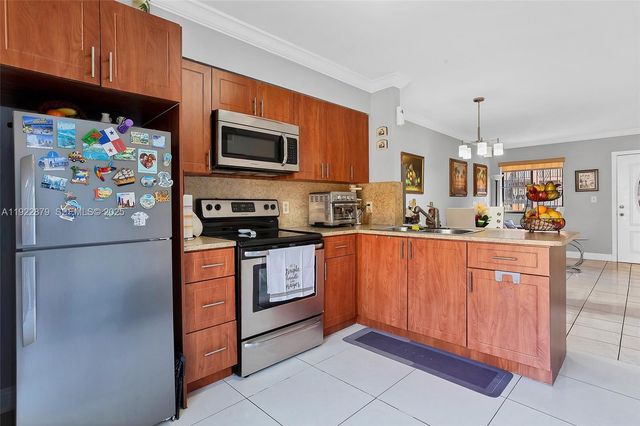 5490 W 21st Ct 309, Hialeah, FL 33016