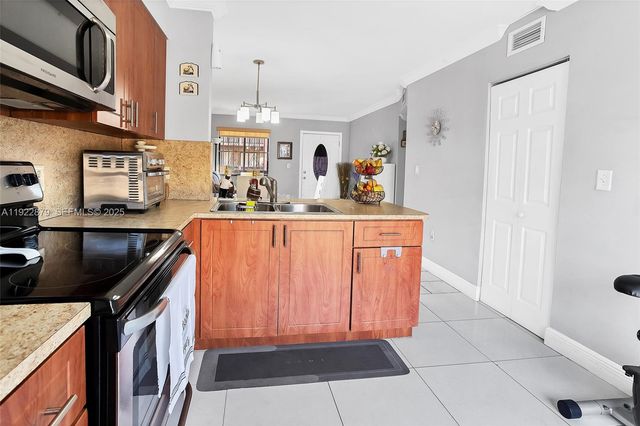 5490 W 21st Ct 309, Hialeah, FL 33016