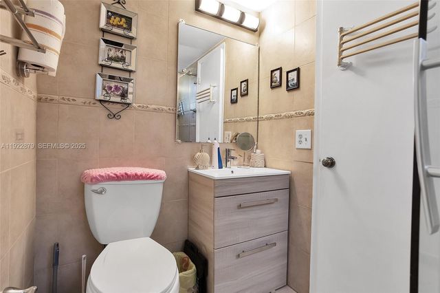 5490 W 21st Ct 309, Hialeah, FL 33016