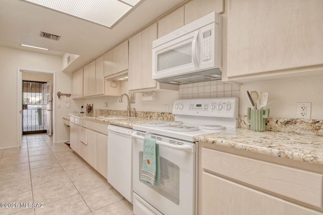 10075 N Oro Place, Oro Valley, AZ 85737