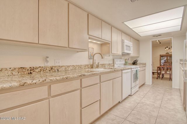 10075 N Oro Place, Oro Valley, AZ 85737