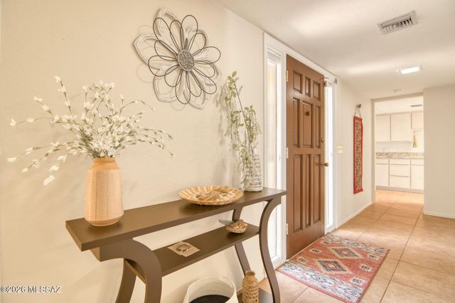 10075 N Oro Place, Oro Valley, AZ 85737