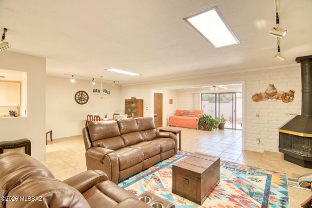 10075 N Oro Place, Oro Valley, AZ 85737