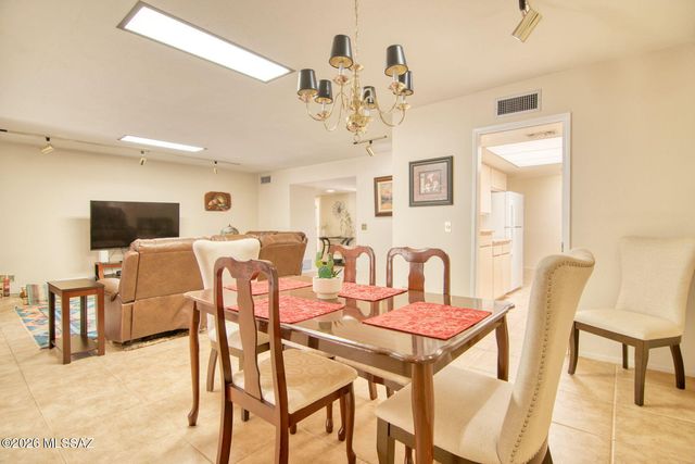 10075 N Oro Place, Oro Valley, AZ 85737