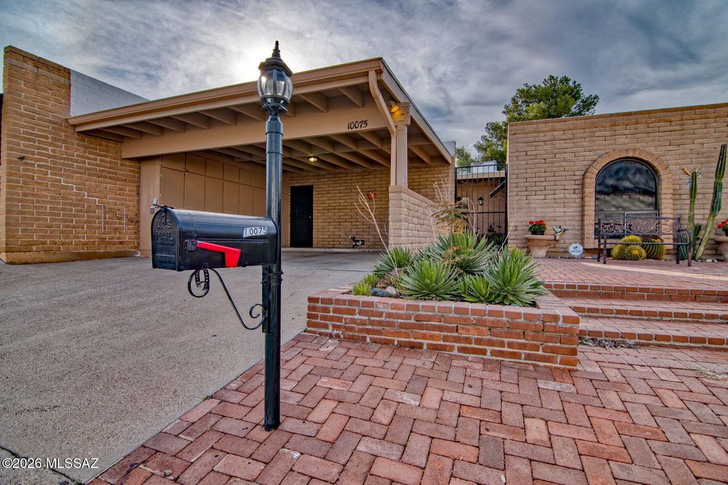 10075 N Oro Place, Oro Valley, AZ 85737