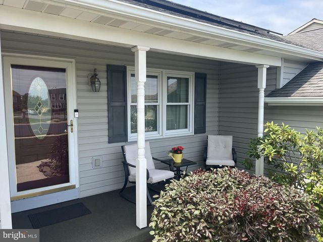 306 WILLOW LN, New Holland, PA 17557