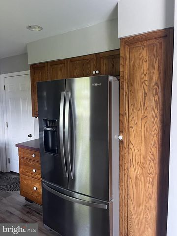 306 WILLOW LN, New Holland, PA 17557
