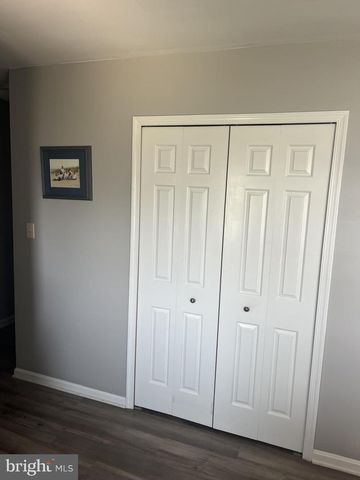 306 WILLOW LN, New Holland, PA 17557