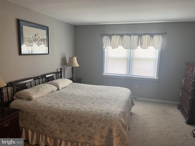 306 WILLOW LN, New Holland, PA 17557