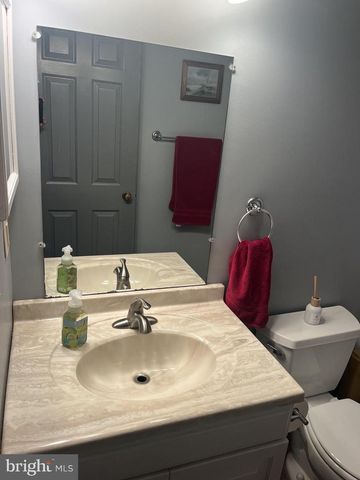 306 WILLOW LN, New Holland, PA 17557