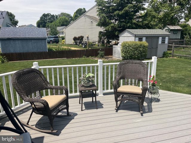 306 WILLOW LN, New Holland, PA 17557