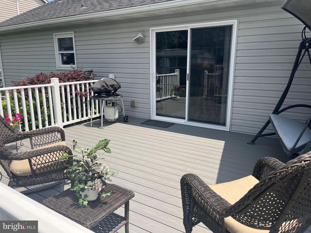 306 WILLOW LN, New Holland, PA 17557