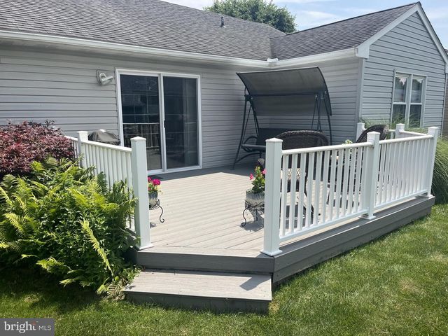 306 WILLOW LN, New Holland, PA 17557