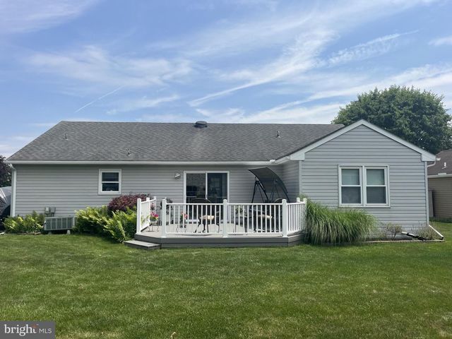 306 WILLOW LN, New Holland, PA 17557