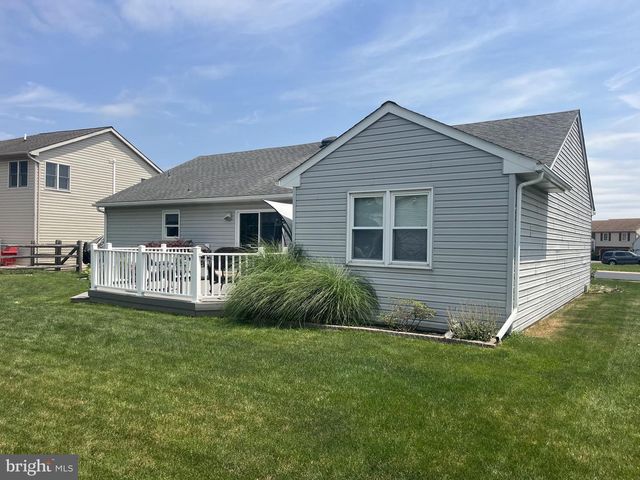 306 WILLOW LN, New Holland, PA 17557