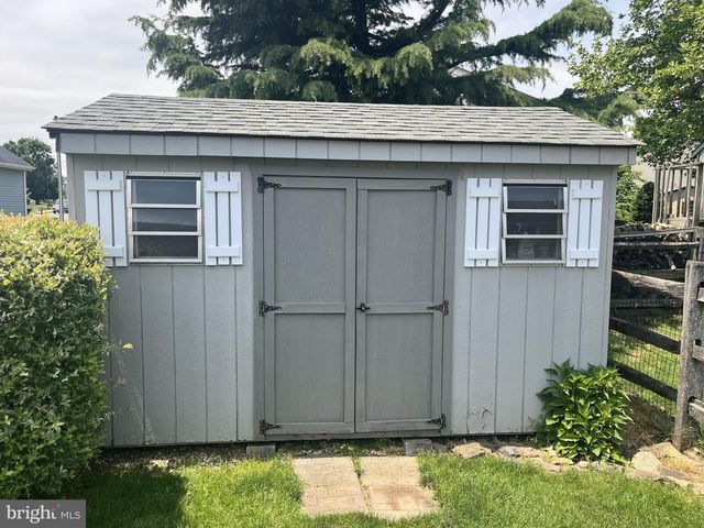 306 WILLOW LN, New Holland, PA 17557