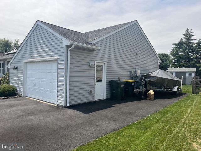 306 WILLOW LN, New Holland, PA 17557