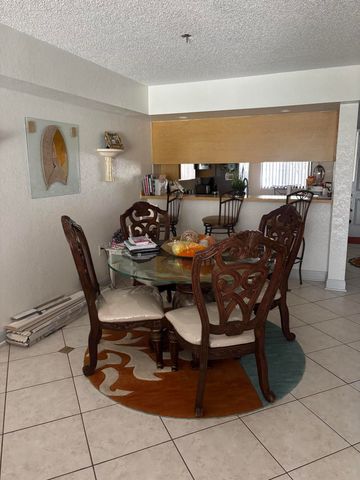 2561 Village Boulevard, West Palm Beach, FL 33409