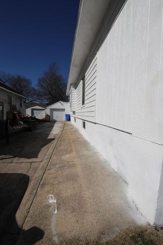 213 D Street NW, Miami, OK 74354