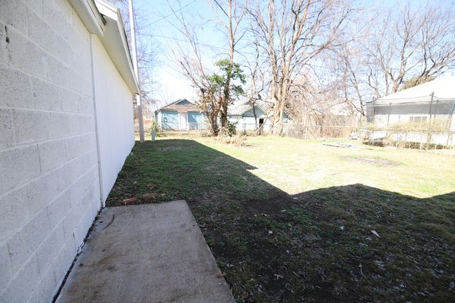 213 D Street NW, Miami, OK 74354