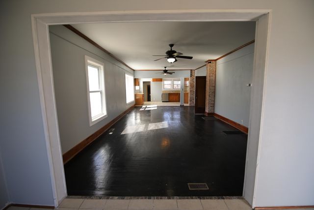 213 D Street NW, Miami, OK 74354