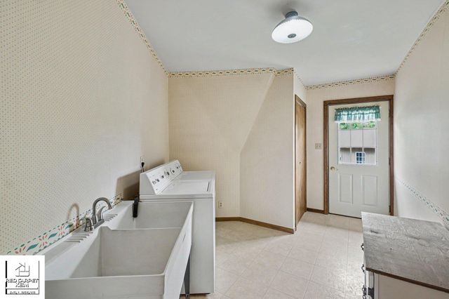 4425 N Henderson Road, Davison, MI 48423